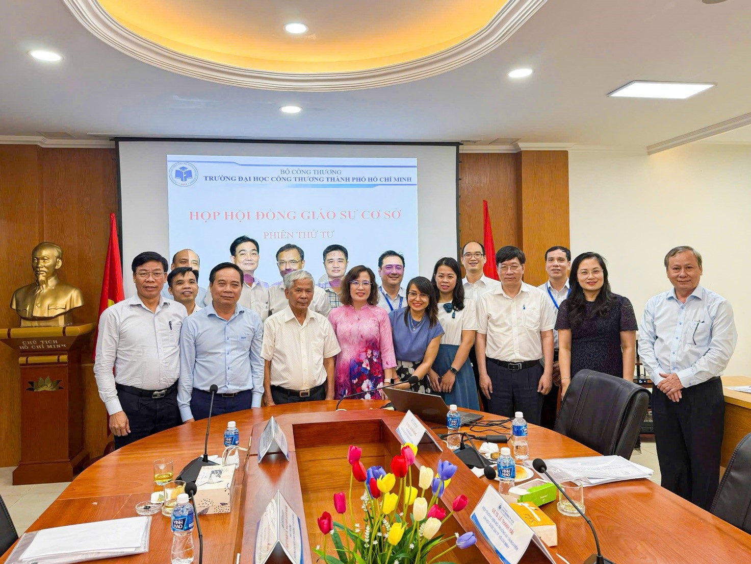 Hội đồng Giáo sư cơ sở Trường Đại học Công Thương TP. Hồ Chí Minh họp xét công nhận ứng viên đạt tiêu chuẩn chức danh giáo sư, phó giáo sư năm 2025