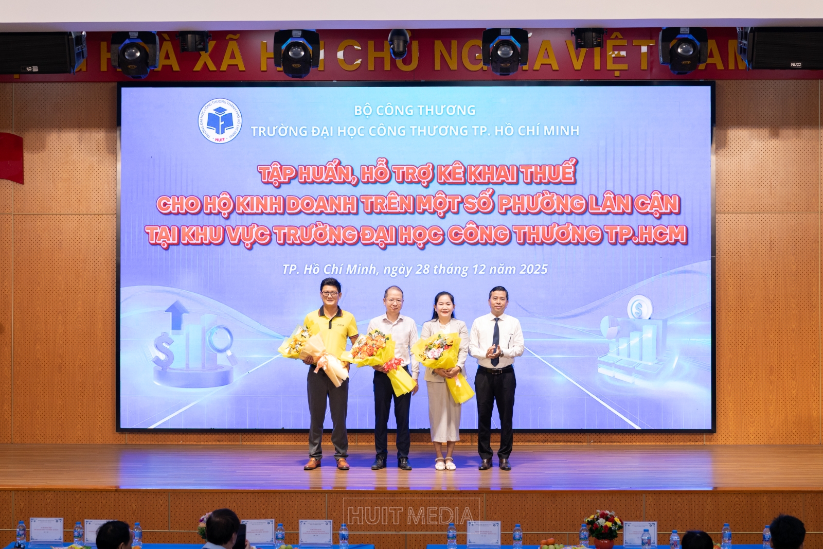 Hội nghị tập huấn hỗ trợ kê khai thuế hộ kinh doanh ở một số phường lân cận tại khu vực Trường Đại học Công Thương TP.HCM