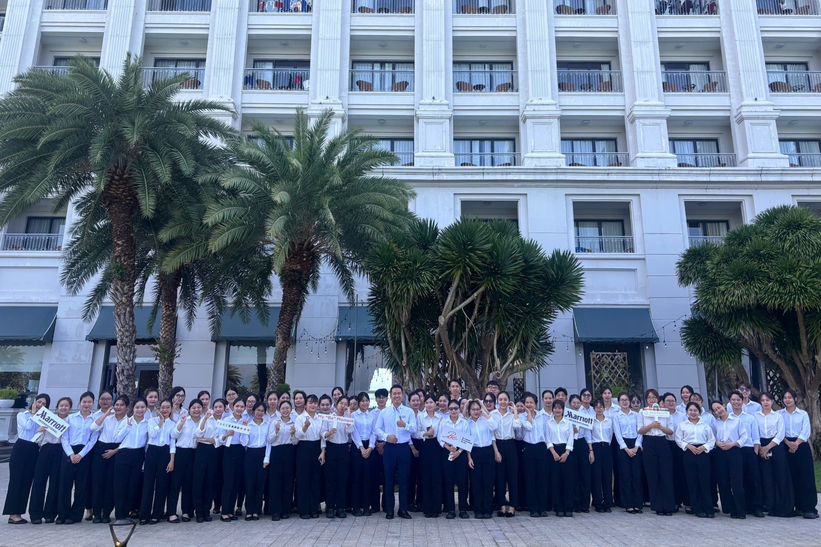 New World Resort, Sheraton Resort Phú Quốc và văn phòng Golden Gate đón gần 150 sinh viên nhóm ngành Du lịch HUIT đến thực tập kỹ năng trong 3 tháng. 