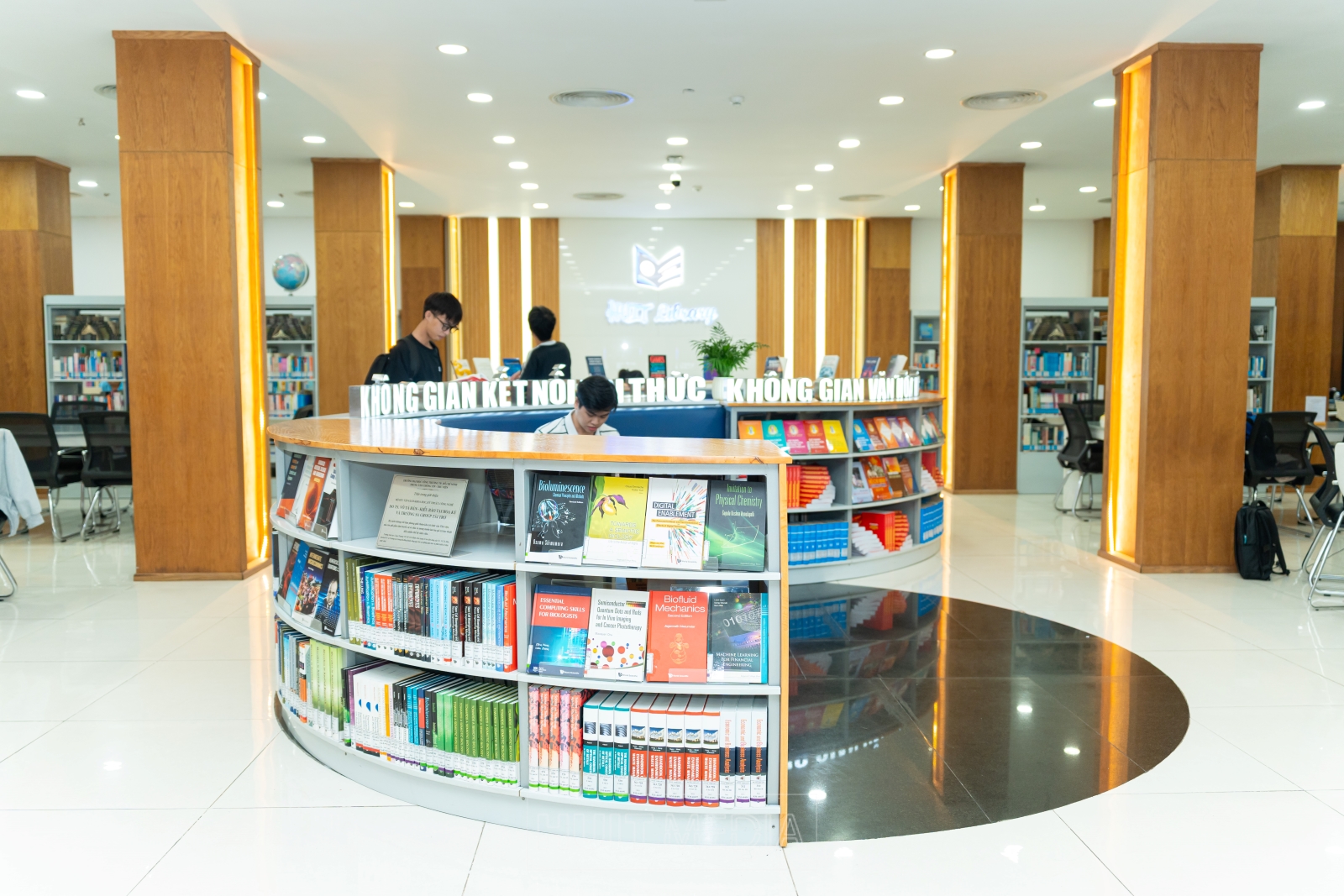 Thư viện 20 tỷ HUIT “chạm” công nghệ, mở ra không gian tri thức 4.0