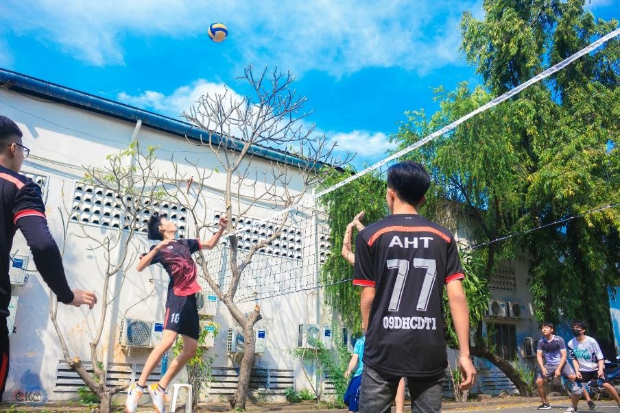 Khai mạc giải bóng chuyền khoa Công nghệ cơ khí HUFI - Mechanical Volleyball lần III