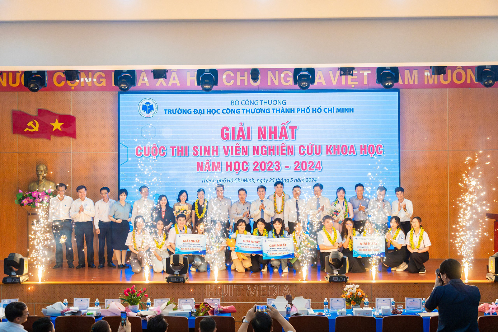 Giải thưởng sinh viên nghiên cứu khoa học HUIT: Nhiều đề tài mang tính ứng dụng cao