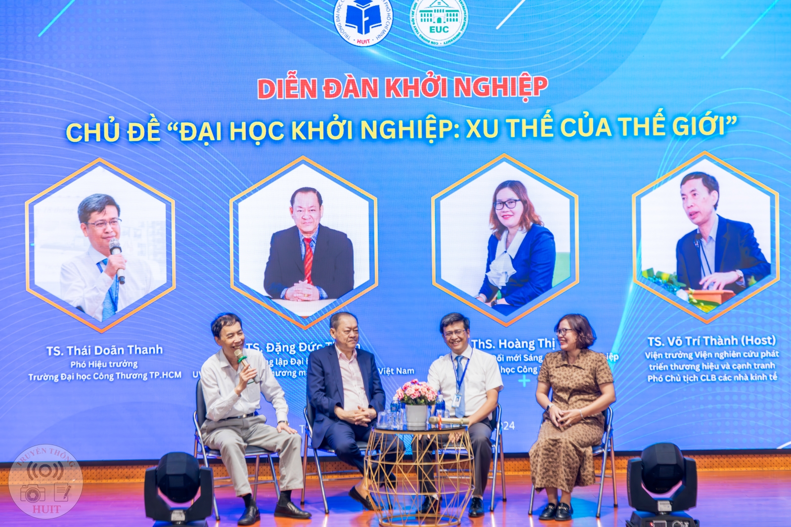 Hội thảo với chủ đề "Đại học Khởi nghiệp: xu thế của thế giới"