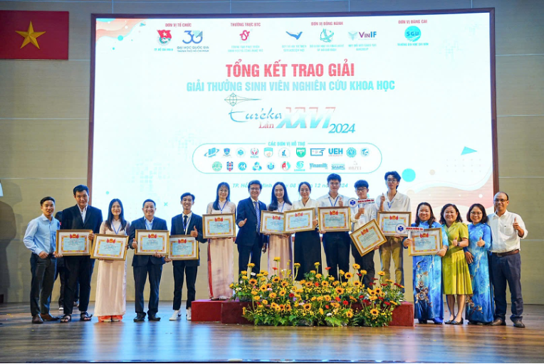 Trường Đại học Công Thương TP.HCM đã để lại dấu ấn sâu sắc với 01 giải Nhì, 01 giải Ba; 04 giải Khuyến khích và 01 giải Poster tại Giải thưởng Sinh viên Nghiên cứu Khoa học – Euréka 2024