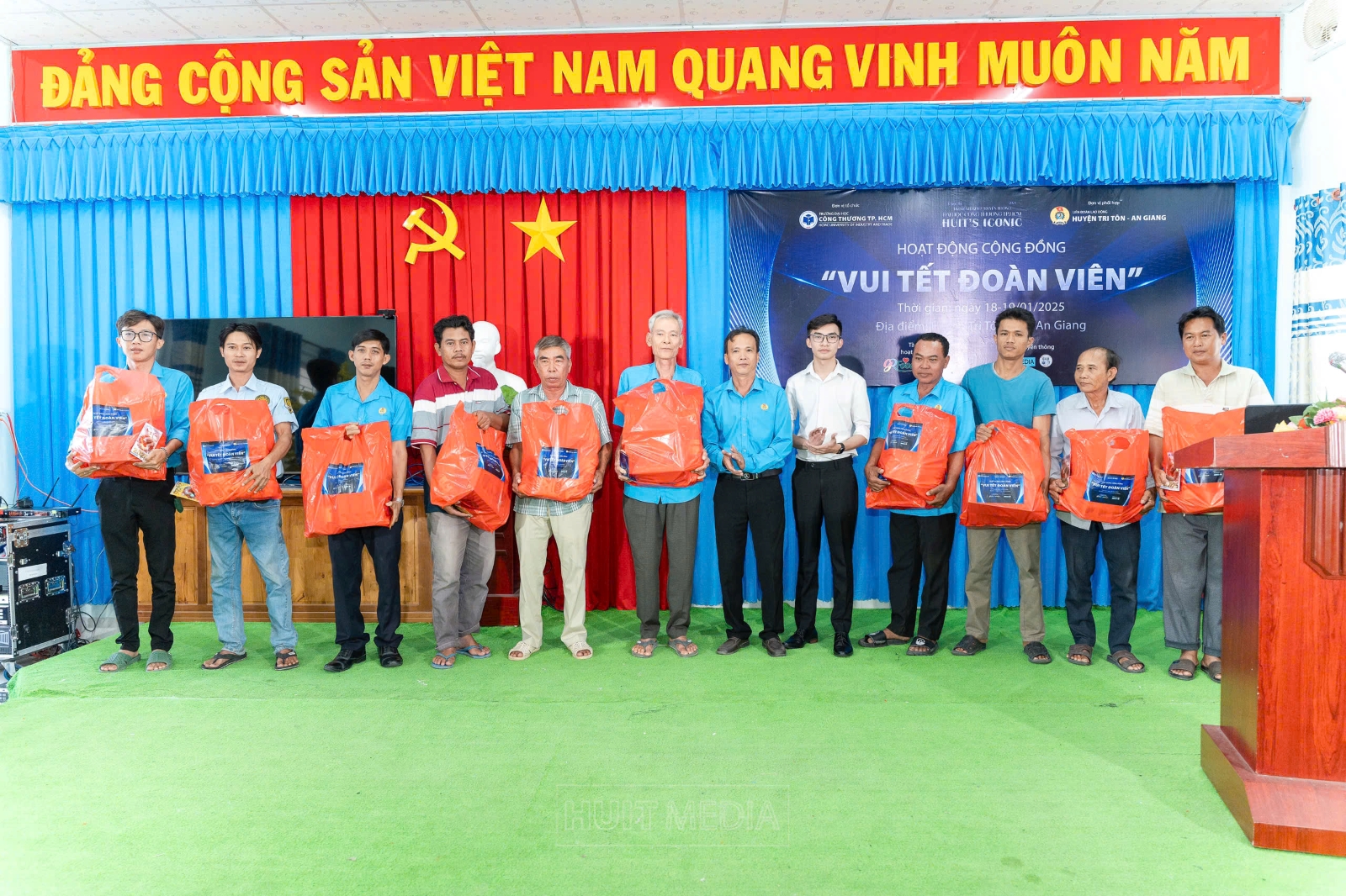 Trường Đại học Công Thương TP.HCM: Đại sứ Truyền thông HUIT’S ICONIC 2024 lan toả những hành động nhân ái tại Huyện Tri Tôn, tỉnh An Giang